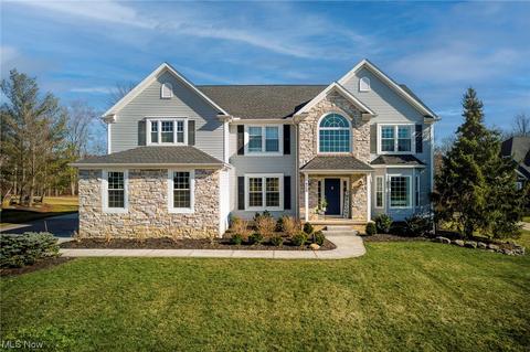 620 Nancy Dr, Aurora, OH 44202 photo 1