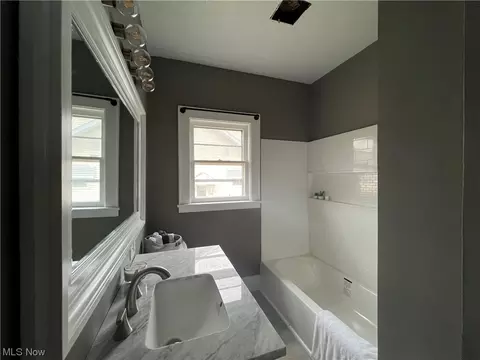 256 E Vermont Ave, Sebring, OH 44672 photo 12
