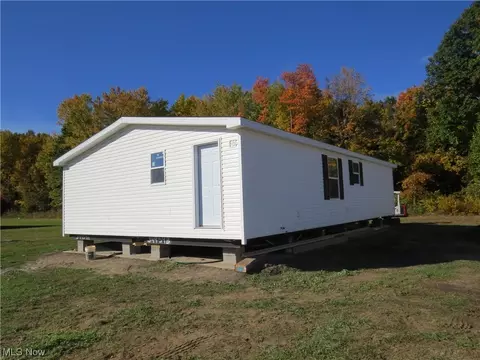 2660 Eagle Point Dr, Madison, OH 44057 photo 2