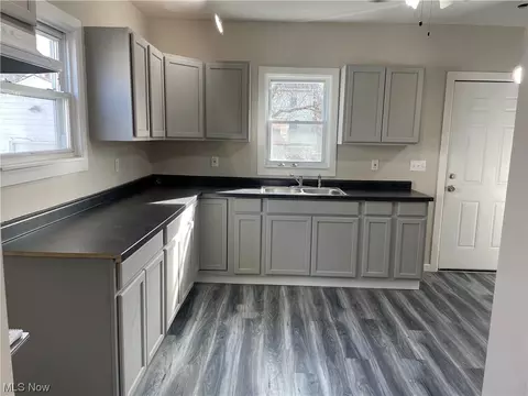 214 E 29 St, Lorain, OH 44055 photo 28
