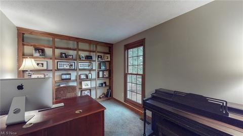 7184 Thistle Dr, Solon, OH 44139 photo 4