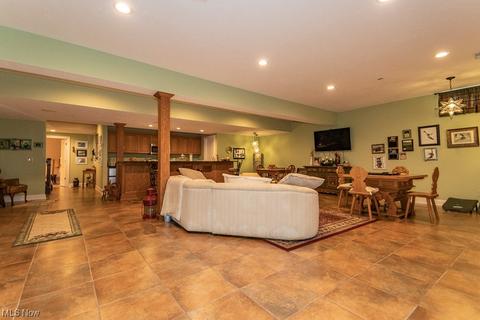 100 Eagle Point Dr, Lyndhurst, OH 44124 photo 23
