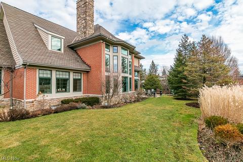 100 Eagle Point Dr, Lyndhurst, OH 44124 photo 32