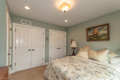 100 Eagle Point Dr, Lyndhurst, OH 44124 photo 22