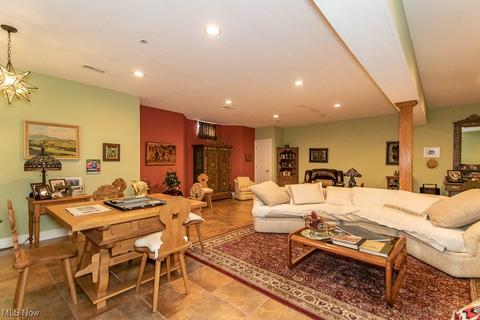 100 Eagle Point Dr, Lyndhurst, OH 44124 photo 25