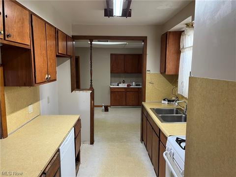 31 Maple St, Norwalk, OH 44857 photo 9