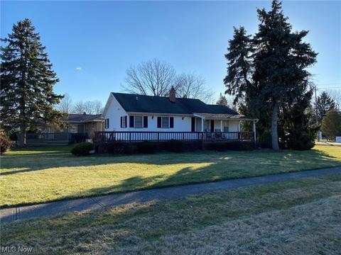 8581 Webster Rd, Strongsville, OH 44136 | 25 Photos | MLS #4439418 - Movoto