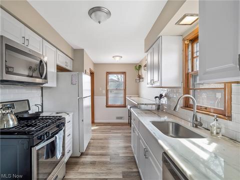 500 Nancy Dr, Berea, OH 44017 photo 8