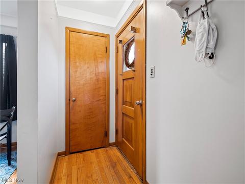 500 Nancy Dr, Berea, OH 44017 photo 2