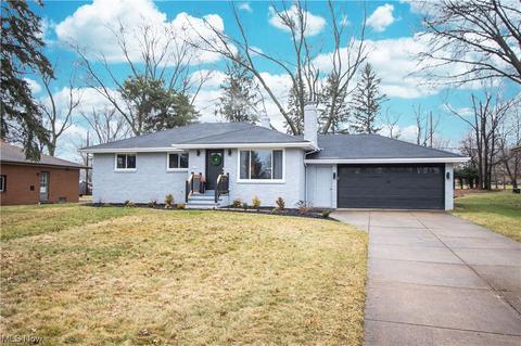 970 Twilight Dr, Seven Hills, OH 44131 photo 1