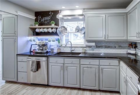 970 Twilight Dr, Seven Hills, OH 44131 photo 10