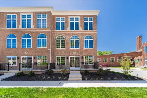 4298 River St, Willoughby, OH 44094