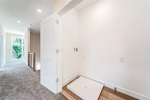 Entry Way - 4292 River St, Willoughby, OH 44094 photo 5 of 6