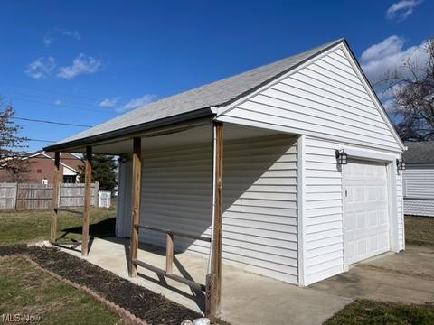29823 Phillips Ave, Wickliffe, OH 44092 photo 22