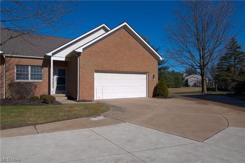 4570 Steepleview Dr NW, Canton, OH 44708 photo 1