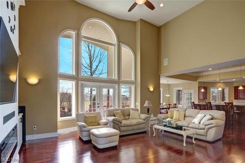 7431 Scioto Ct, Solon, OH 44139 photo 4