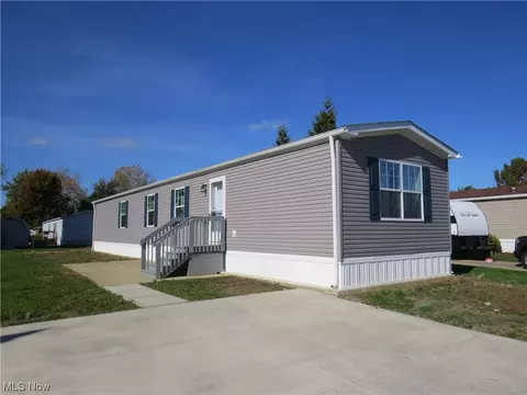 1549 Bogie Ln, Painesville, OH 44077