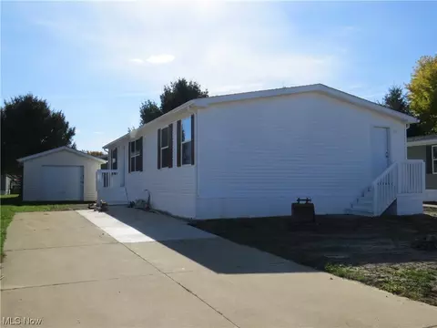 1582 Bogie Ln, Painesville, OH 44077