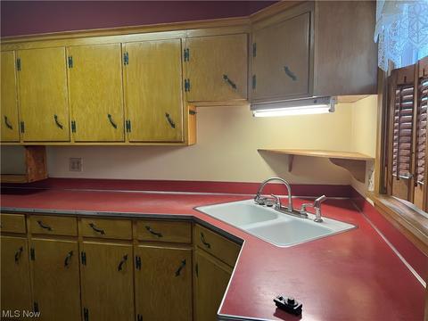 1007 E Front St, Dover, OH 44622 photo 4