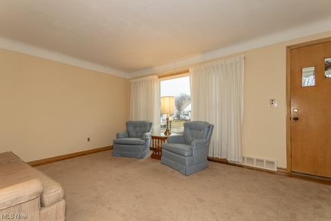 2216 E 290th St, Wickliffe, OH 44092 photo 3