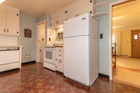 2216 E 290th St, Wickliffe, OH 44092 photo 7