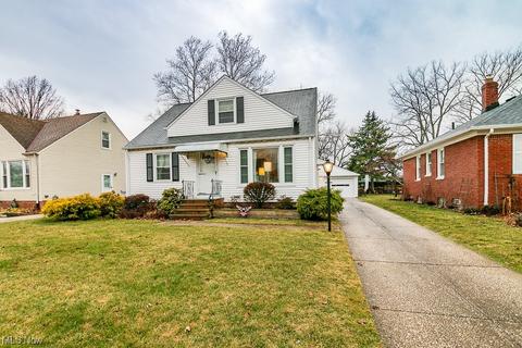 2216 E 290th St, Wickliffe, OH 44092 photo 2
