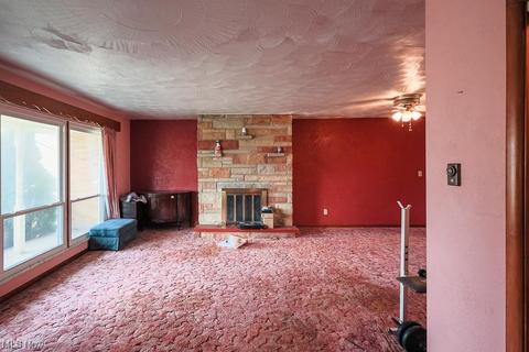 65 Willow St, Chester, WV 26034 photo 3
