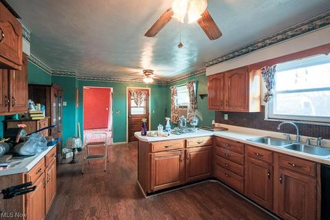 65 Willow St, Chester, WV 26034 photo 13