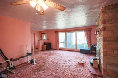 65 Willow St, Chester, WV 26034 photo 8