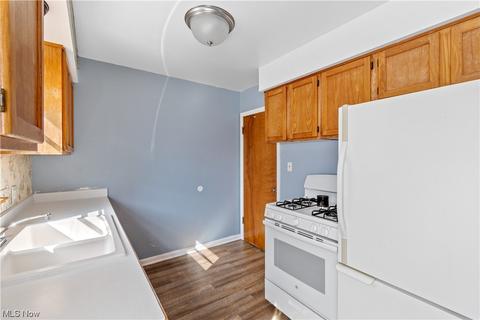 1285 Hilltop Dr, Akron, OH 44310 photo 10