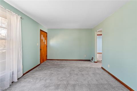 1285 Hilltop Dr, Akron, OH 44310 photo 5