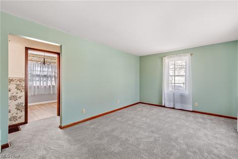 1285 Hilltop Dr, Akron, OH 44310 photo 3
