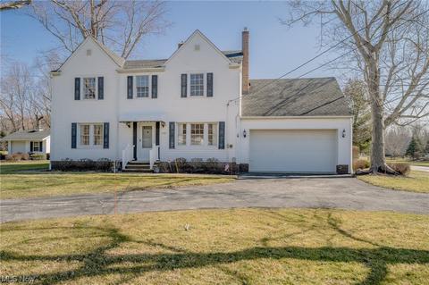 2989 Rockefeller Rd, Willoughby Hills, OH 44092 | 29 Photos | MLS ...