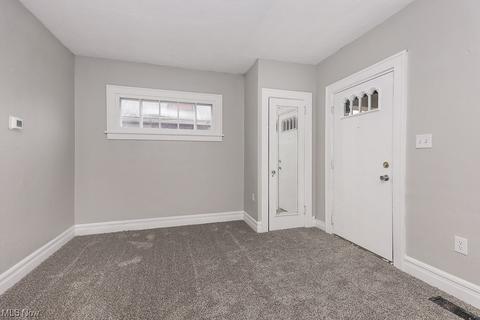 445 10th St, Elyria, OH 44035 photo 3