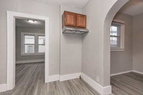 445 10th St, Elyria, OH 44035 photo 8