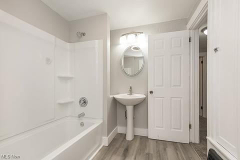 445 10th St, Elyria, OH 44035 photo 12