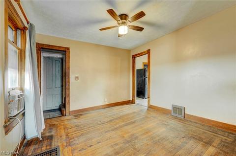 403 E 26th St, Lorain, OH 44055 photo 9