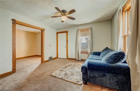 403 E 26th St, Lorain, OH 44055 photo 3