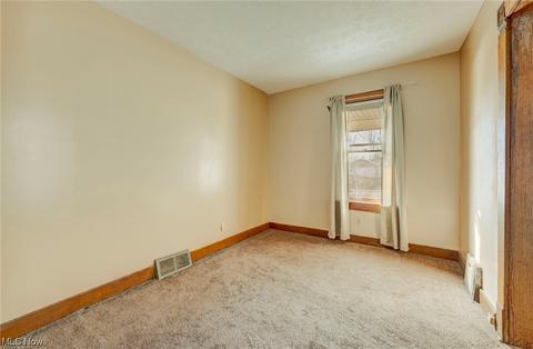 403 E 26th St, Lorain, OH 44055 photo 7