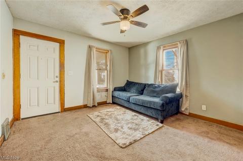 403 E 26th St, Lorain, OH 44055 photo 4