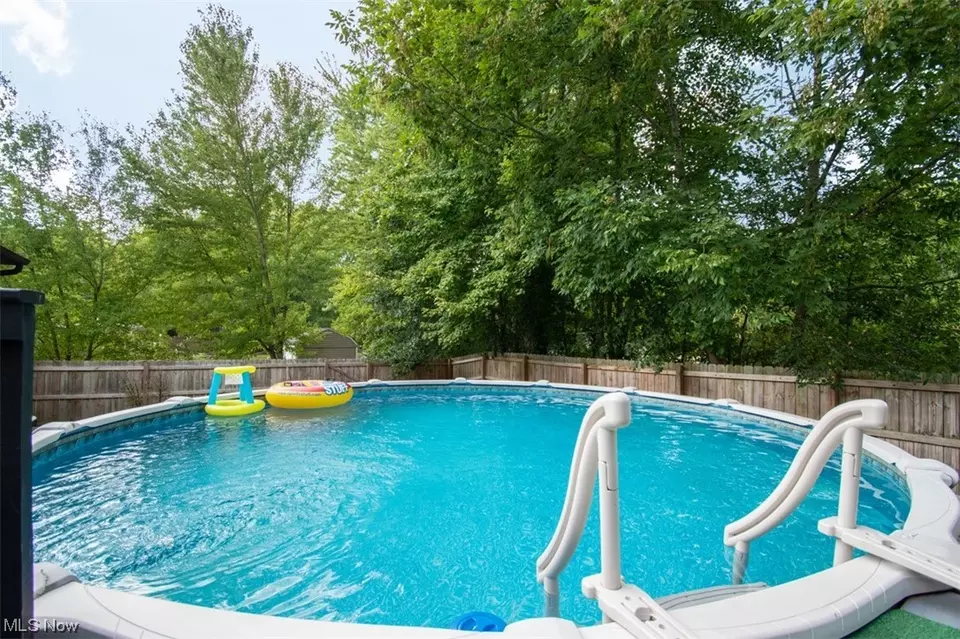  17952 Lawnview Ave, Lake Milton, OH 44429 photo 26