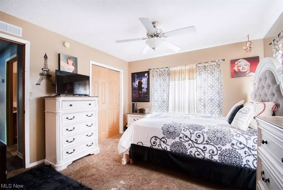  17952 Lawnview Ave, Lake Milton, OH 44429 photo 10