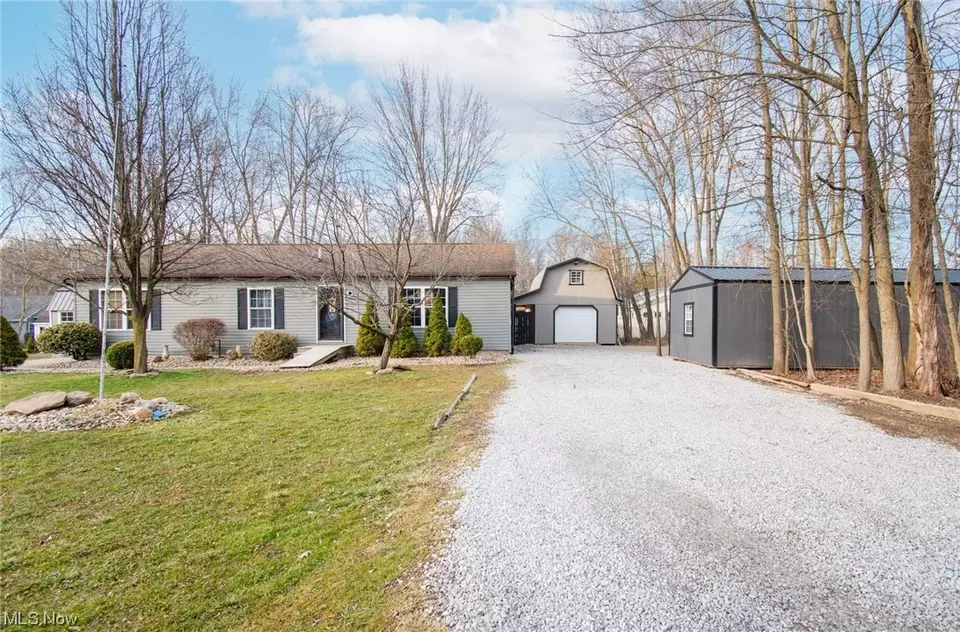  17952 Lawnview Ave, Lake Milton, OH 44429 photo 22