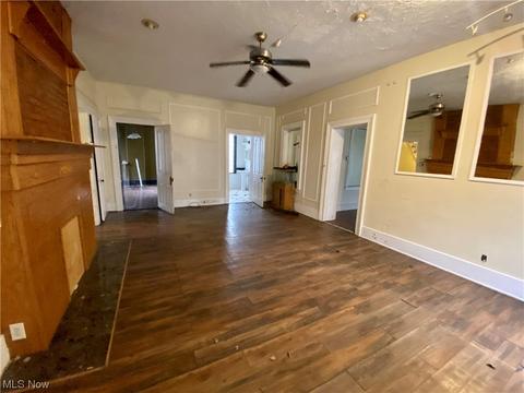 139 Huron St, Elyria, OH 44035 photo 4