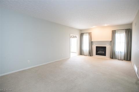 144 Augusta Dr, Elyria, OH 44035 photo 4