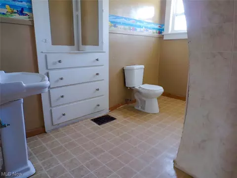 1311 Main St, Dresden, OH 43821 photo 9