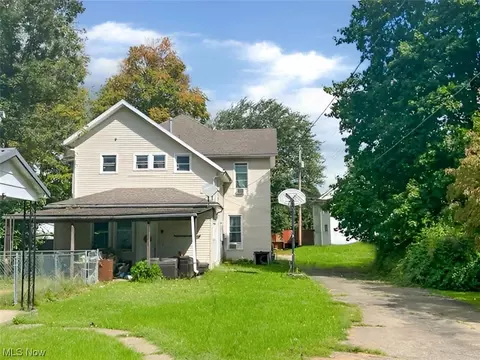 1311 Main St, Dresden, OH 43821 photo 2
