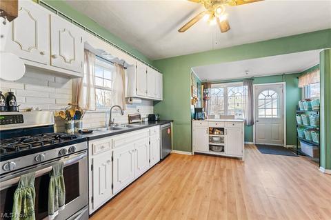 395 Sexton St, Struthers, OH 44471 photo 9