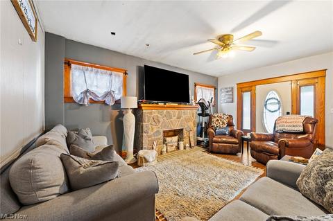 395 Sexton St, Struthers, OH 44471 photo 5