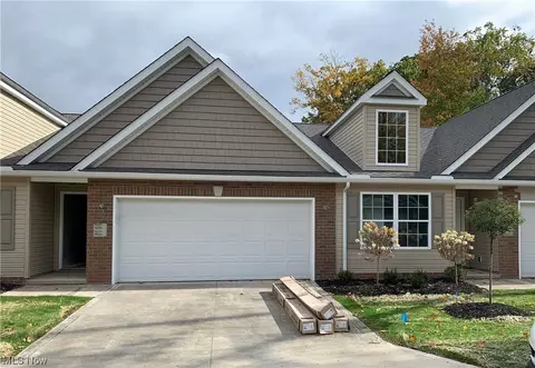 7148 Maple St #7, Mentor, OH 44060